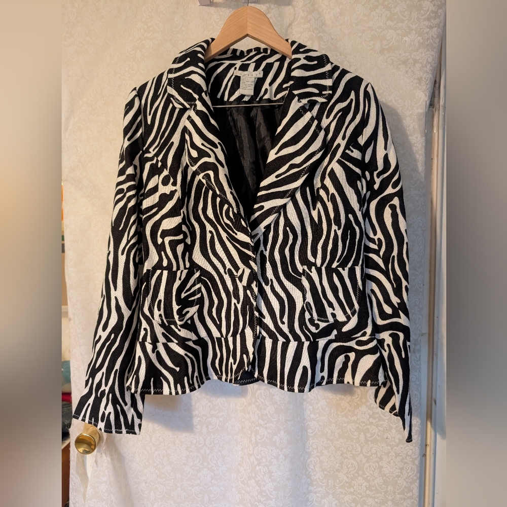 Zebra Print‎ Cropped Womens Jacket By TWEEDS Sz. Large.